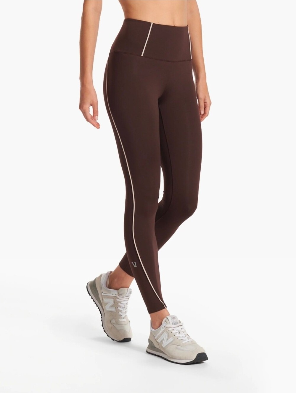 Vuori Evolve Lunar Legging Mahogany Size Medium White Piping